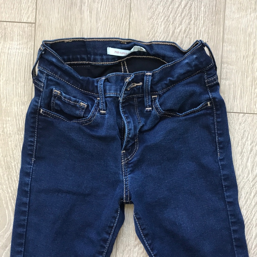 Levi’s 710 Super Skinny Jeans